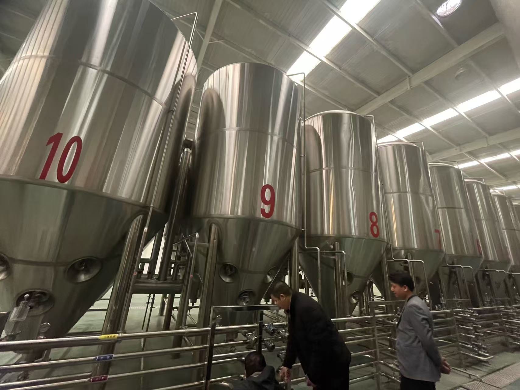 莱西精酿啤酒设备厂—平面布置、设备设计、制造、调试、培训等一条龙服务